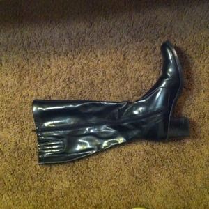 Aerosoles Black High Heel Boots with side zippers!