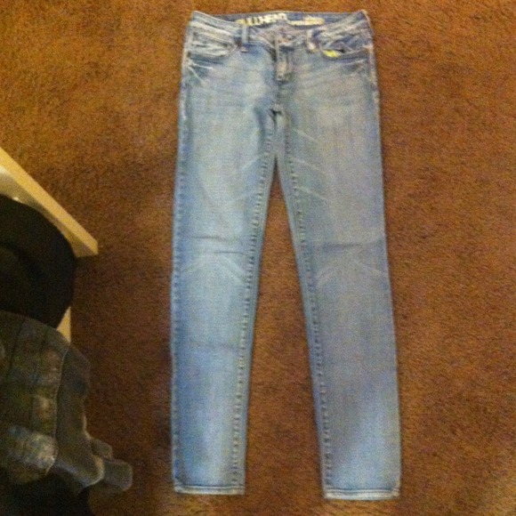 Bullhead Hermosa Super Skinny Jeans