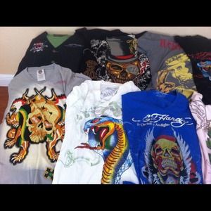 Pretty T-Shirts ED HARDY really good condition