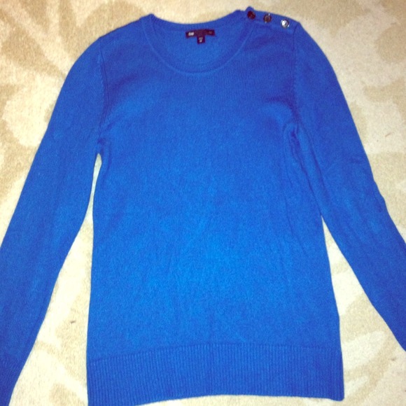Beautiful blue Gap sweater with button detail