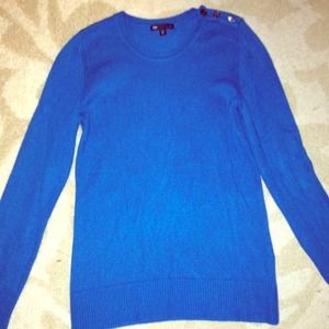 Beautiful blue Gap sweater with button detail