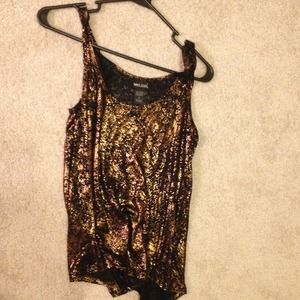 Wet seal gold & black top