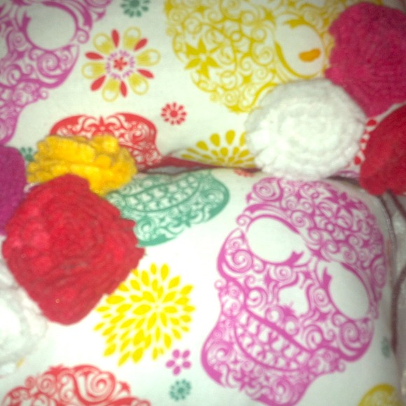 2 5x7 dia de Los muertos pillows..