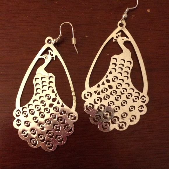 🎀Hold🎀 Peacock earrings