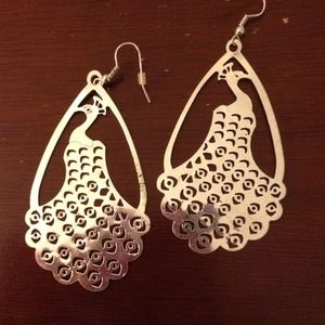 🎀Hold🎀 Peacock earrings