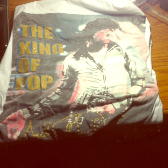 Michael Jackson t-shirt.