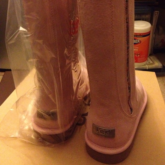[No trade] Ugg:Hayden: size6 women/ size4 children - Picture 2 of 4