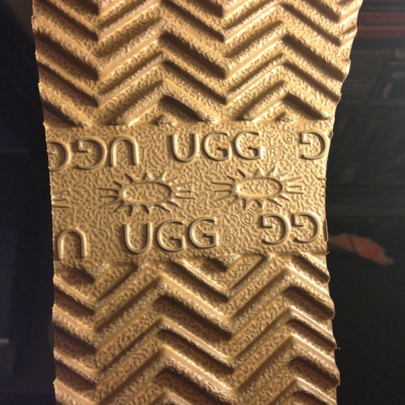 [No trade] Ugg:Hayden: size6 women/ size4 children - Picture 4 of 4