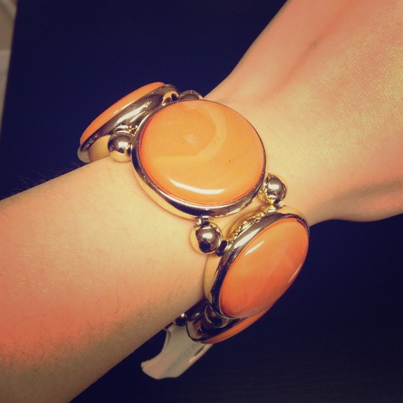 Stretchable Bracelet - Picture 1 of 2