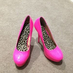 Hot pink heels.. SOLD