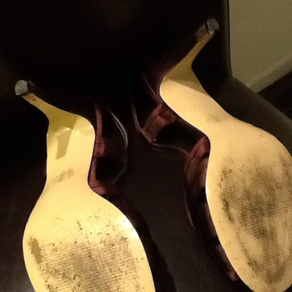 *Donated* Brown Nine West heels. Size 8.5 - Picture 3 of 3