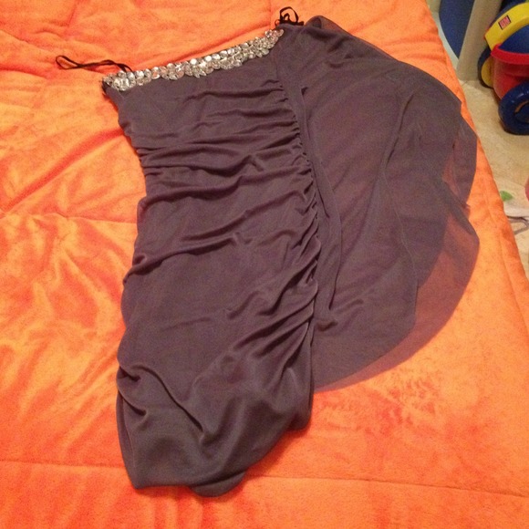 One shoulder fitted grey dress