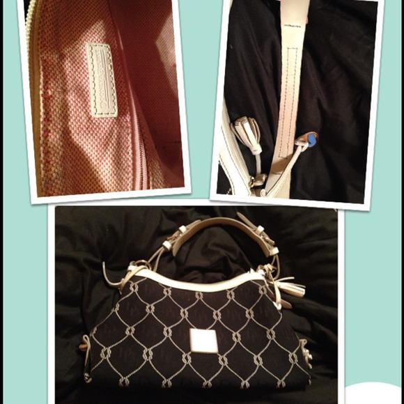 Dooney & bourke no J6360945-rope signature REDUCED