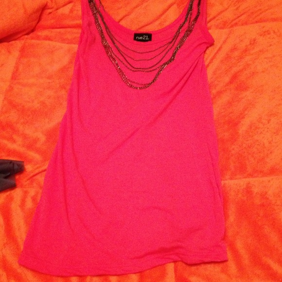 Cute rue 21 tank with chains size small