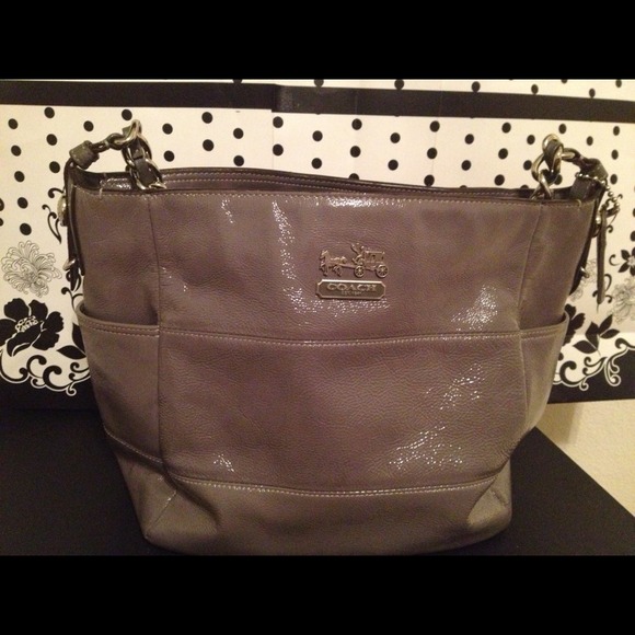 🚫SOLD🚫🎀Grey coach bag 🎀