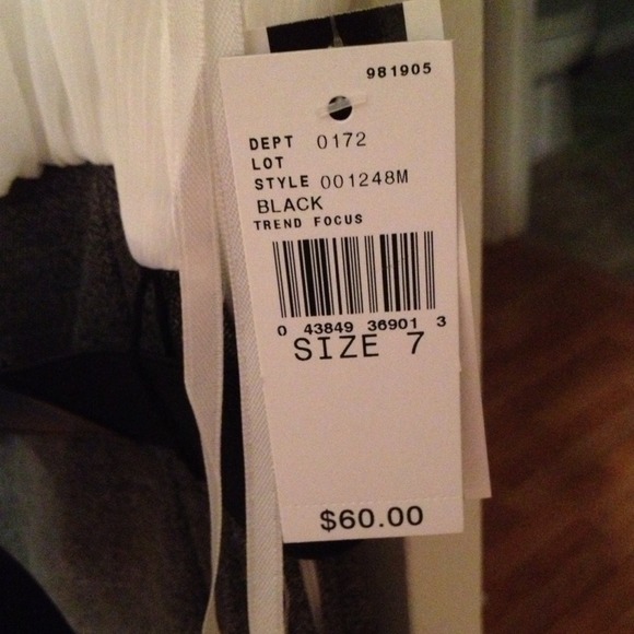 Dress - Picture 3 of 3