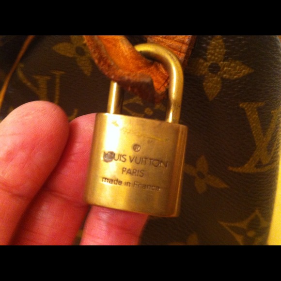 Purse - Picture 2 of 4