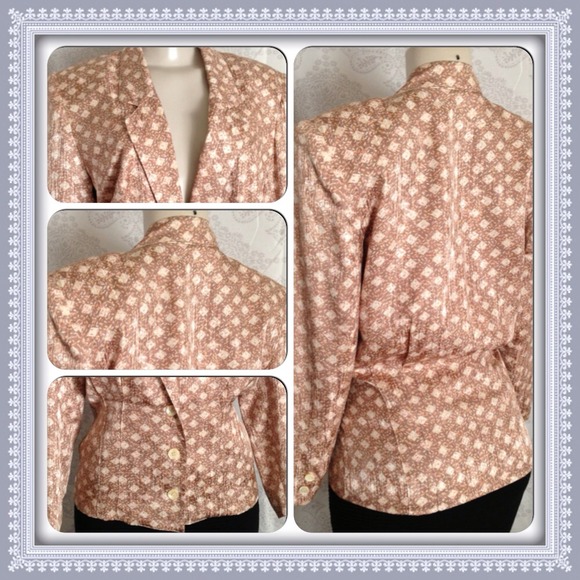 🚫Sold🚫100% Silk Vintage Blazer - Picture 2 of 2