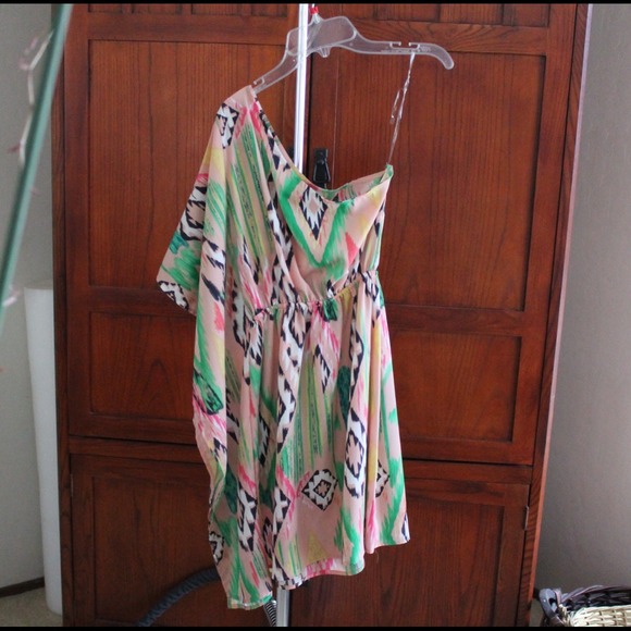 SOLD IN a BUNDLE!Beautiful one shoulder dress