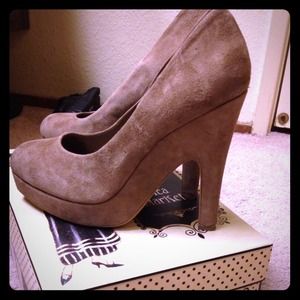 Camel suede Jessica Simpson heels