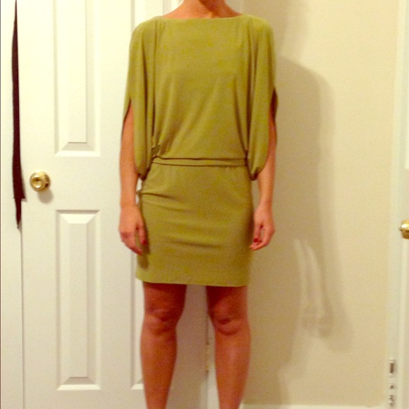 Drapey style open back dress - Picture 3 of 4