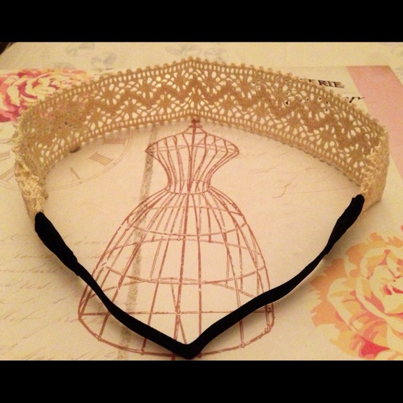 🔴SOLD IN BUNDLE🔴Handmade embroidered headband!💓 - Picture 4 of 4