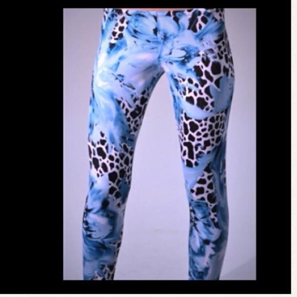 Blue leggings