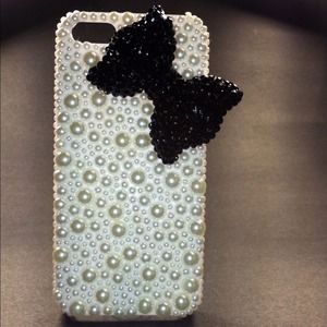 Iphone 5 Cell Phone Cover with Black Bow