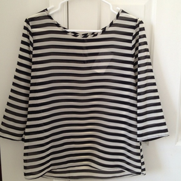 🔴SOLD🔴 Everly Black And White Stripe Top