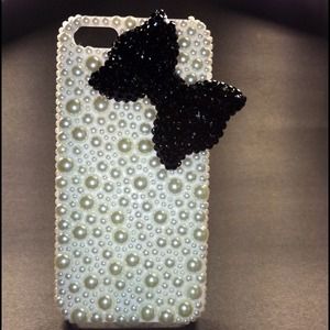 Iphone 5 cover with black bow