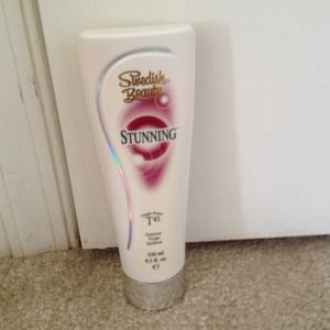 Swedish Beauty Stunning Tingle Tanning Lotion
