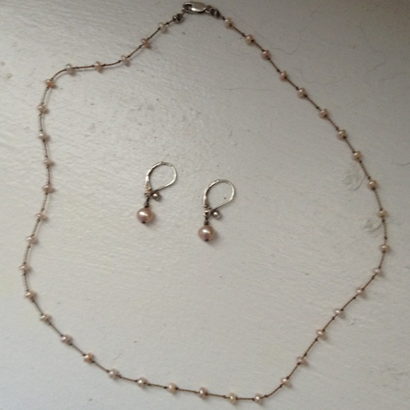 Light pink freshwater pearl necklace/ earring set
