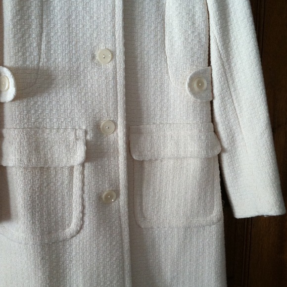 Cream coat - Picture 2 of 3