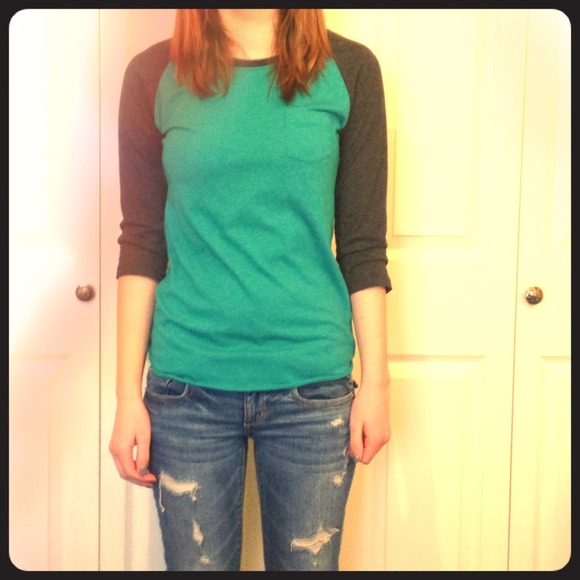 SOLD ⬇REDUCED⬇ Baseball Tee