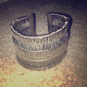 Silver Wire/Metal bracelet!