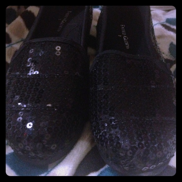 Traded Sequenced black inspired toms