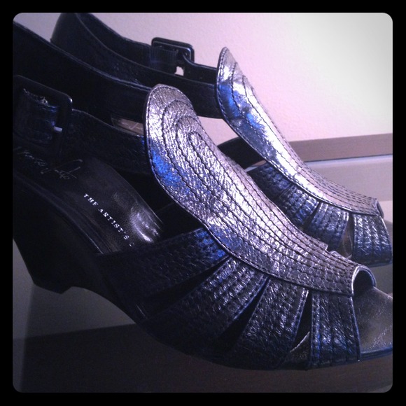 Franco Sarto Black Wedges - size 7.5