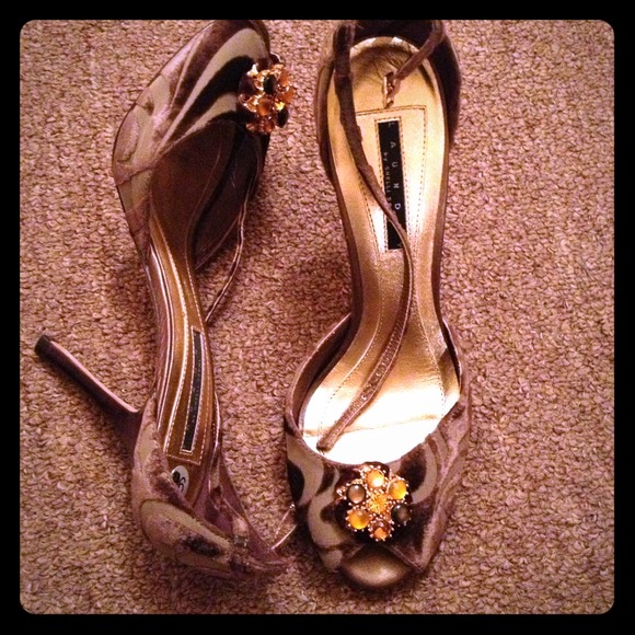 Casual heels.
