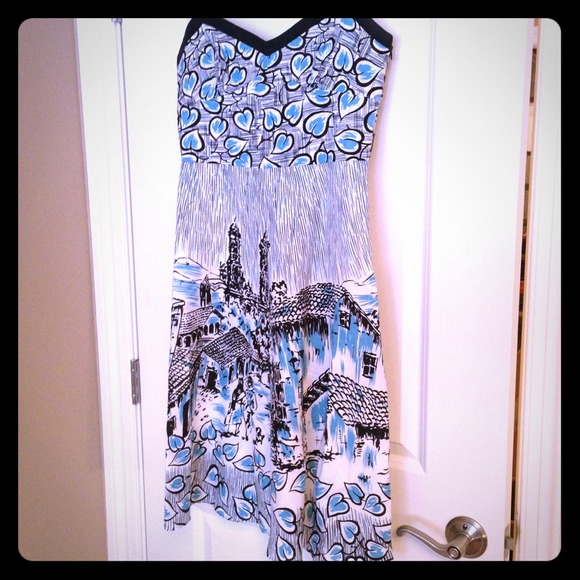 BCBG Maxazria Parisian Dress - size 6