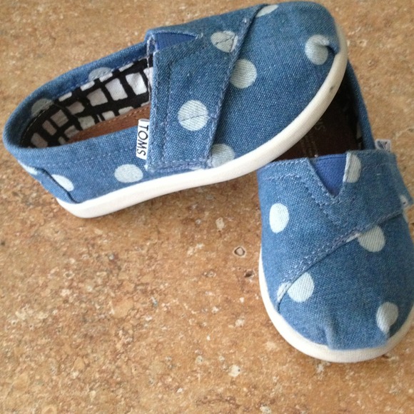 HOLD Girls "TINY TIMS" @rachelbrink