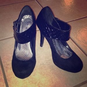 Black Beautiful High Heels!