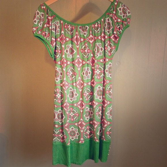 Green, white, and pink swoop neck juicy dress!