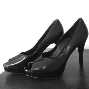 Nine West Black Pumps