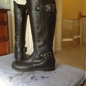 Seychelles black boots!