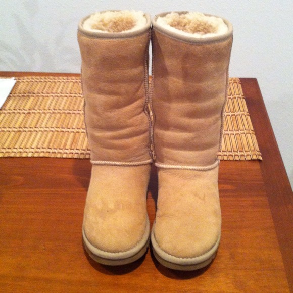 Tall UGG boots. Size 5.5, barely worn