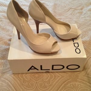 Aldo sandal pump. Masiello