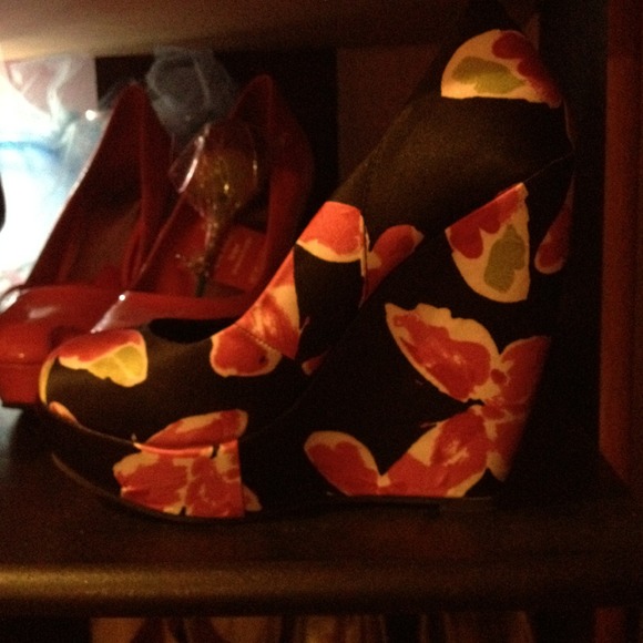 Heels 👠 - Picture 2 of 3