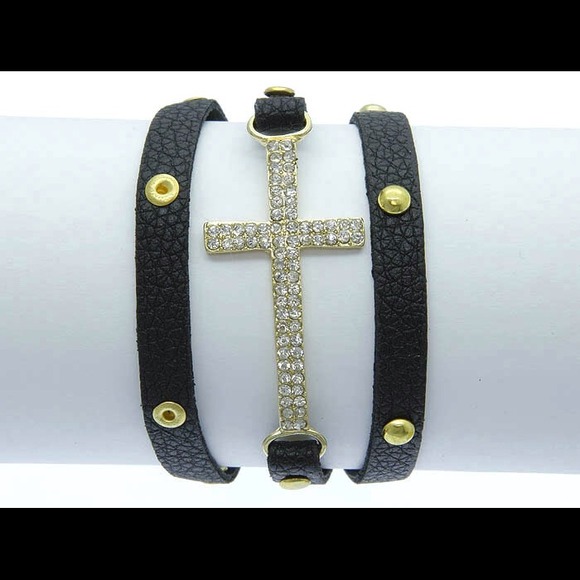 Jewelry - 🎉Last One🎉 "Cross" Black