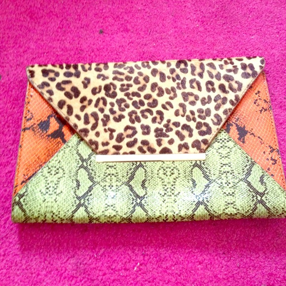 Aldo clutch