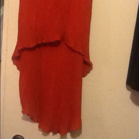 Rust High Low crinkle skirt with banded waist - Picture 2 of 3